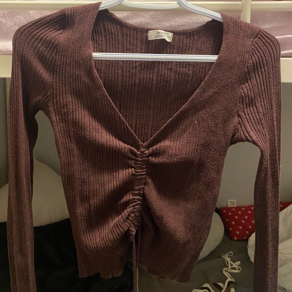 brown ribbed long sleeve scrunch top - Picture 2 of 3